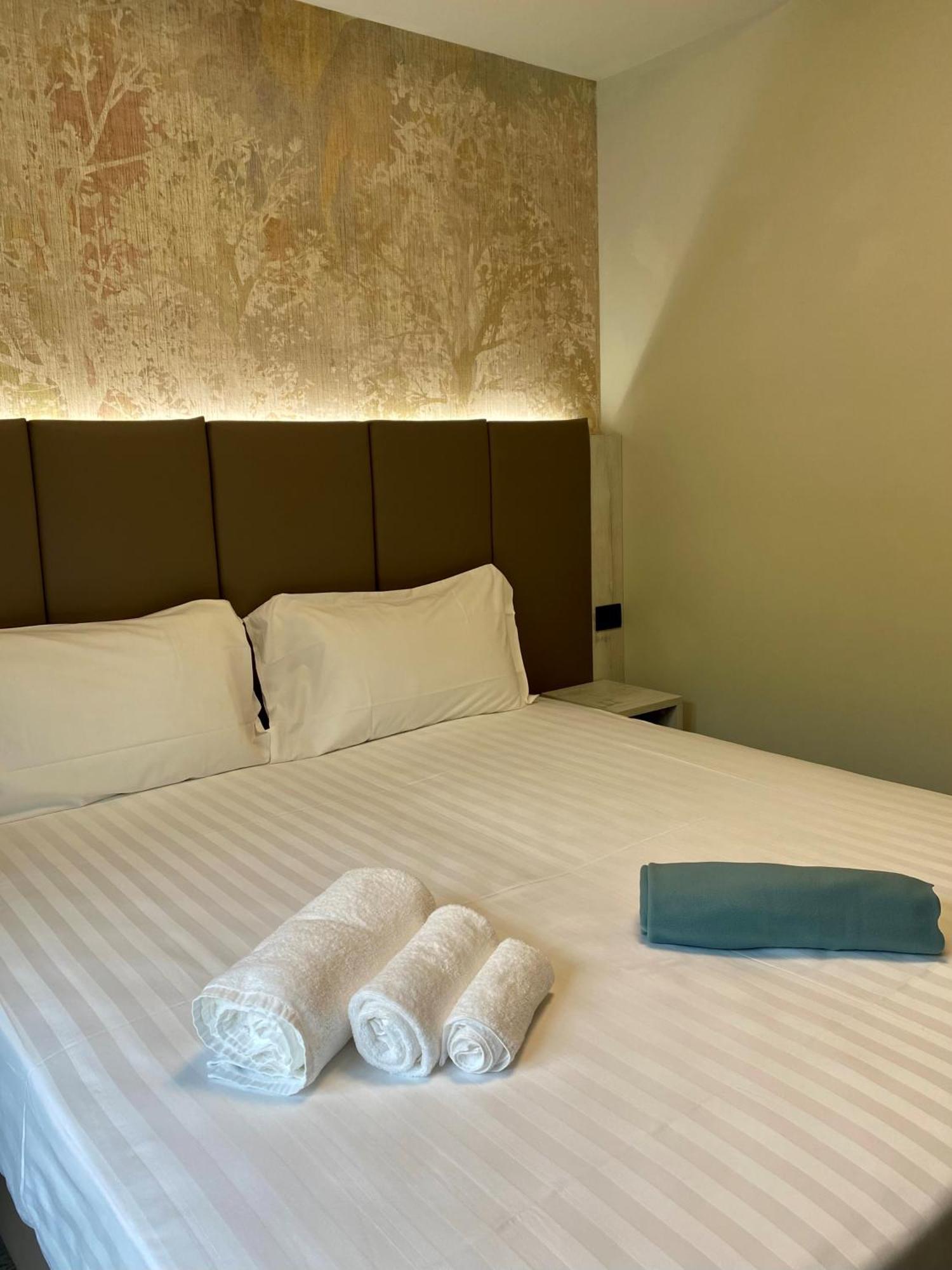 Hotel Vita Сало Экстерьер фото