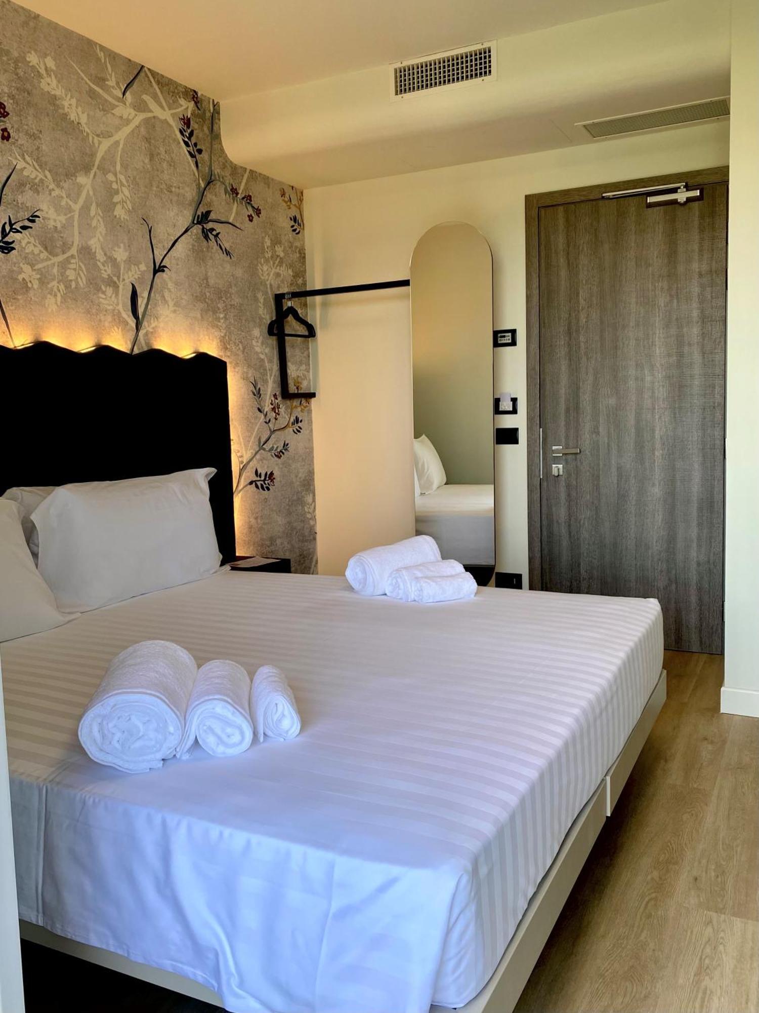 Hotel Vita Сало Экстерьер фото