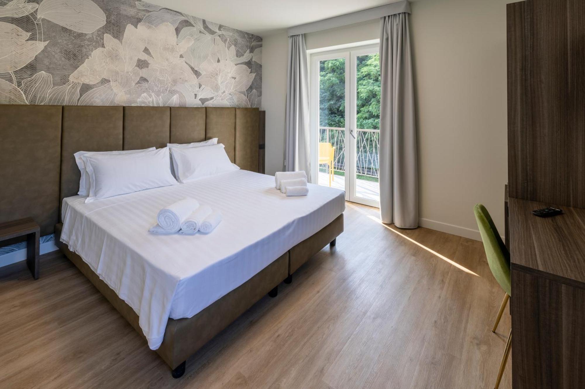 Hotel Vita Сало Экстерьер фото